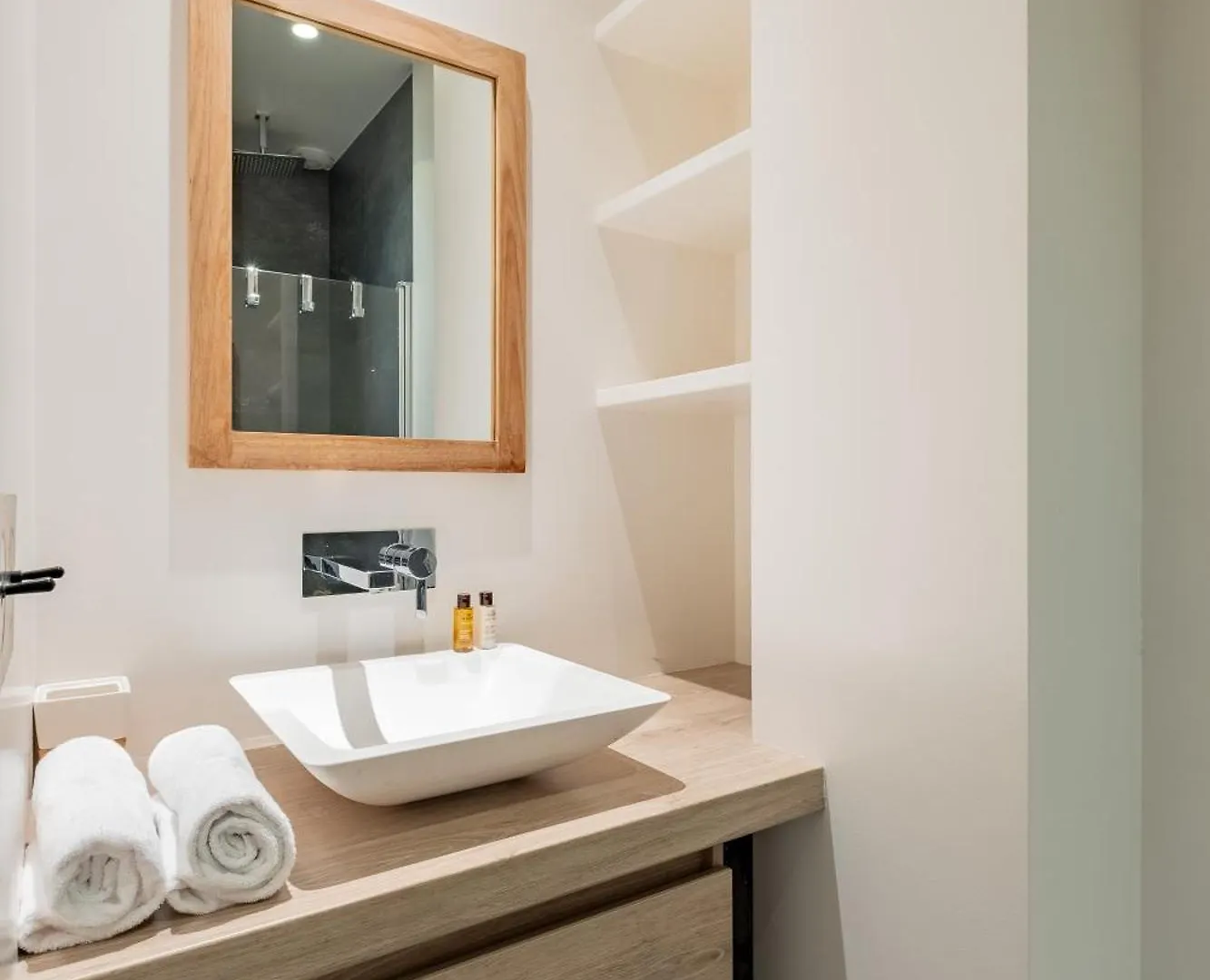 Daire Veeve - Light & Luxe In Les Batignolles Paris