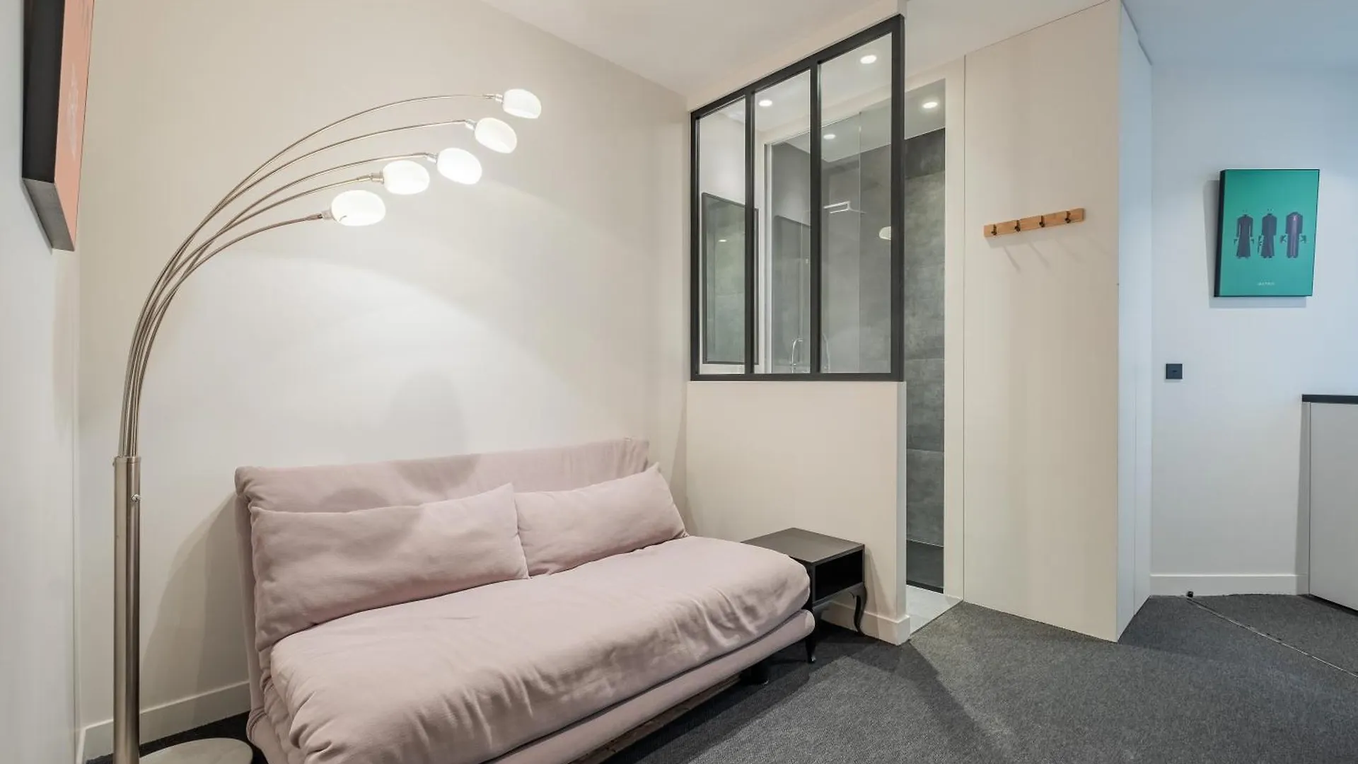 Veeve - Light & Luxe In Les Batignolles Paris