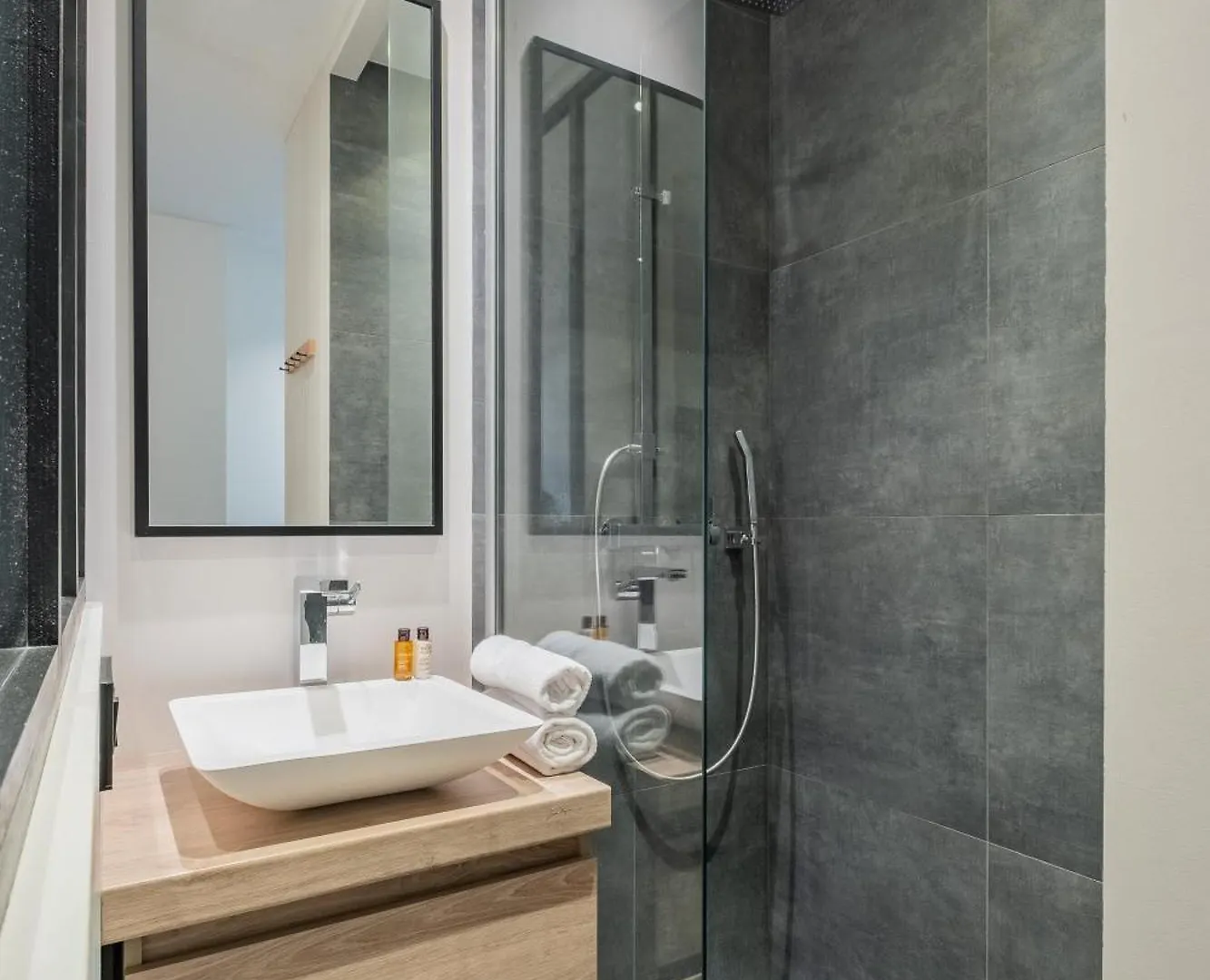 Apartment Veeve - Light & Luxe In Les Batignolles Paris