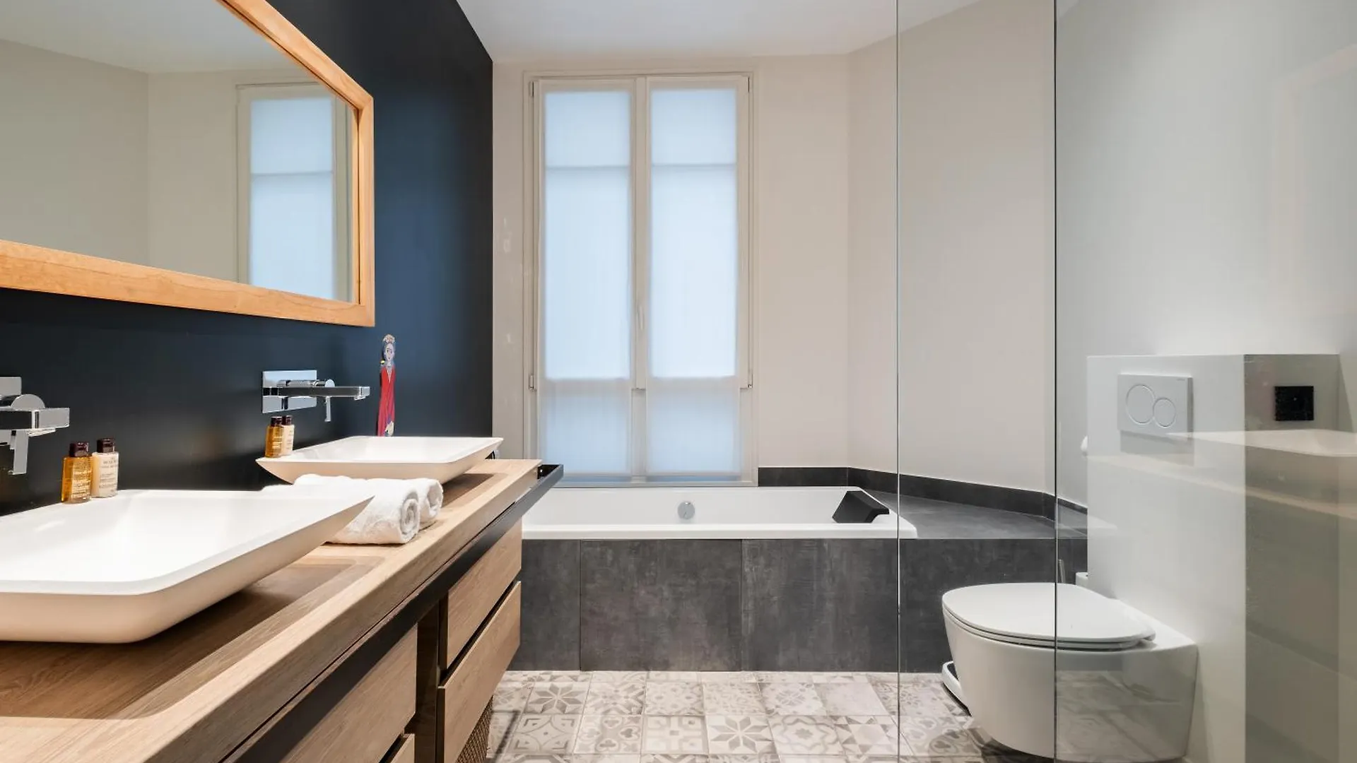 Veeve - Light & Luxe In Les Batignolles