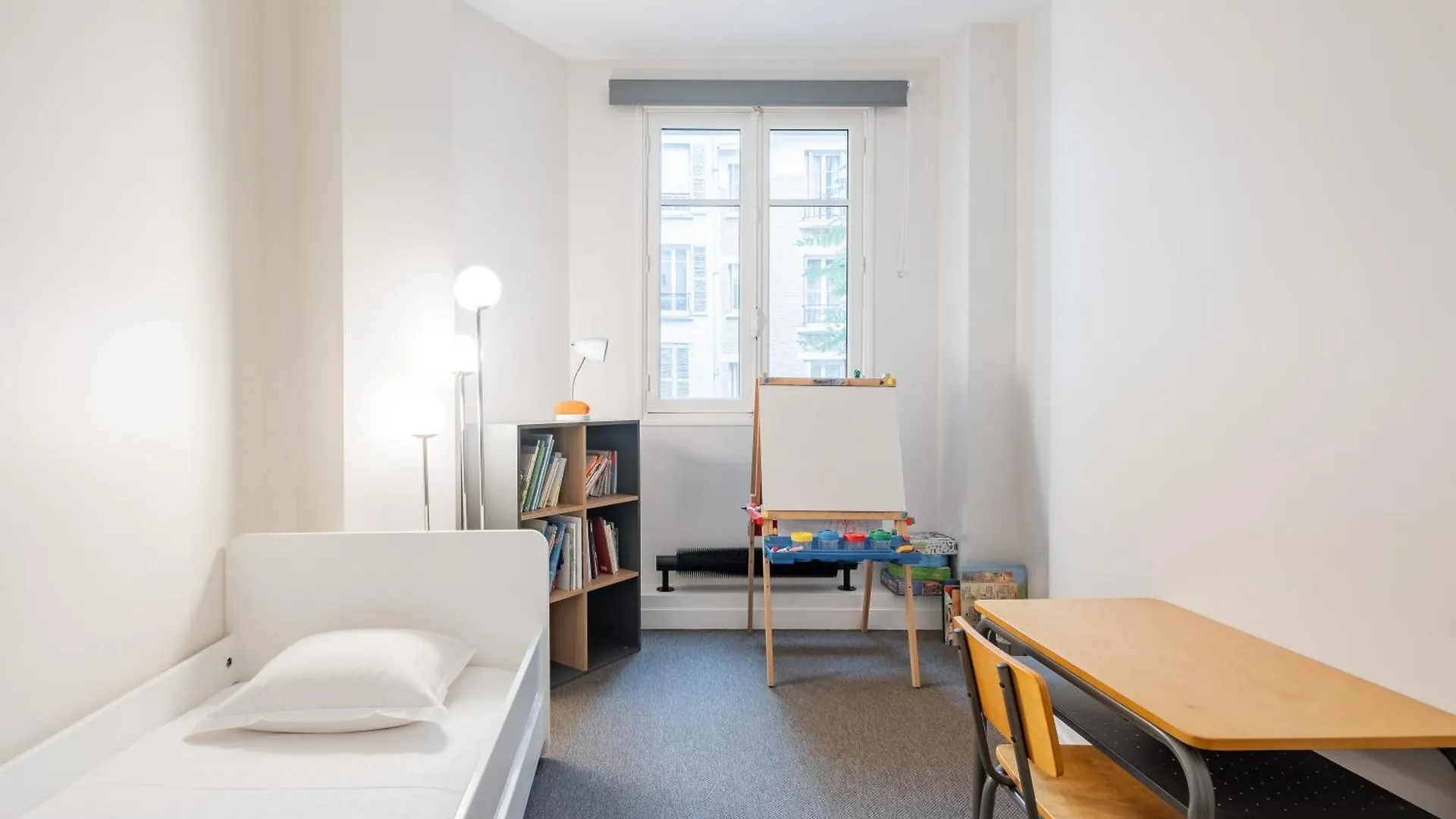 Veeve - Light & Luxe In Les Batignolles Apartment *
